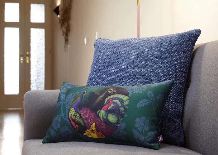 Chillhouse_porto - Praca Da Republica Oporto